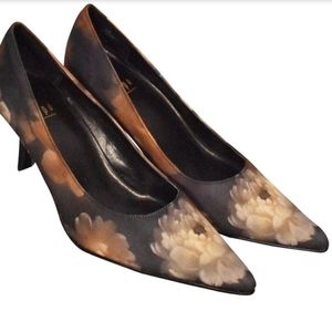 *SOLD* Impo Floral Point Heels